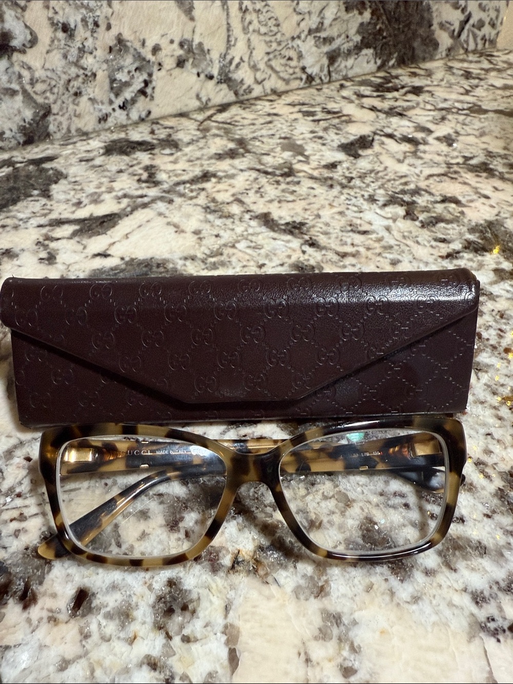 Gucci women’s Tortoiseshell Acetate Optical Frames with Dark Brown Logo Case